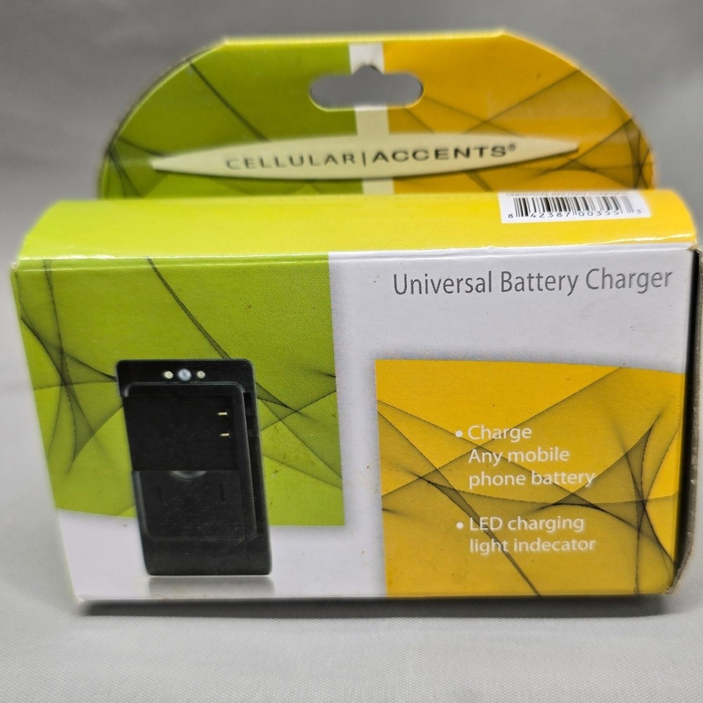 Cellular Accents Universal Battery Charger USB Port OS Black New Open Box